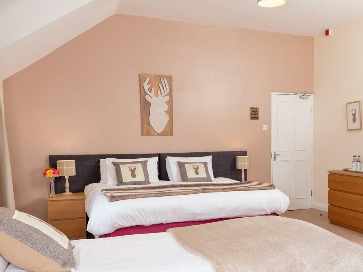 The Gordon Arms Hotel West Linton Bagian luar foto