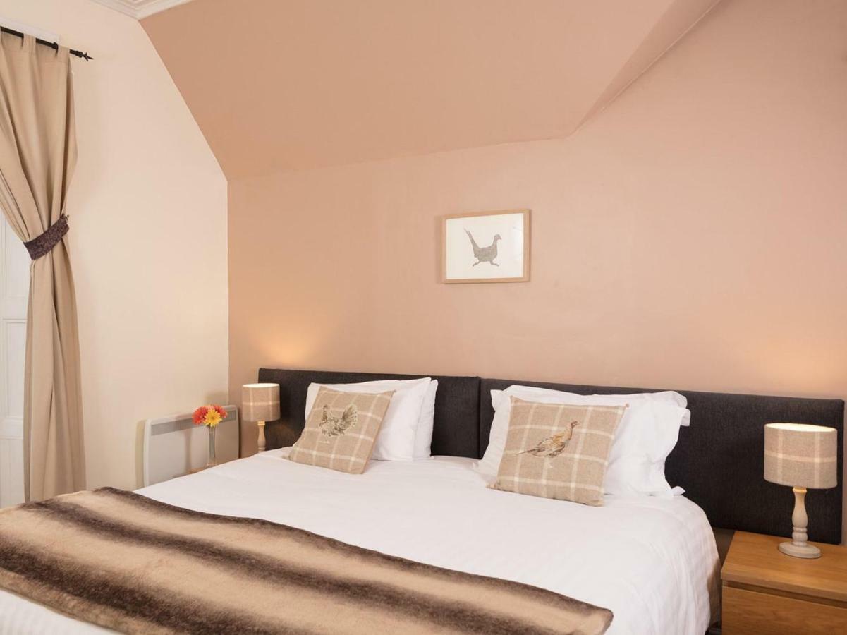 The Gordon Arms Hotel West Linton Bagian luar foto
