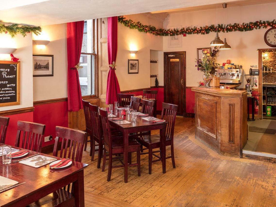 The Gordon Arms Hotel West Linton Bagian luar foto